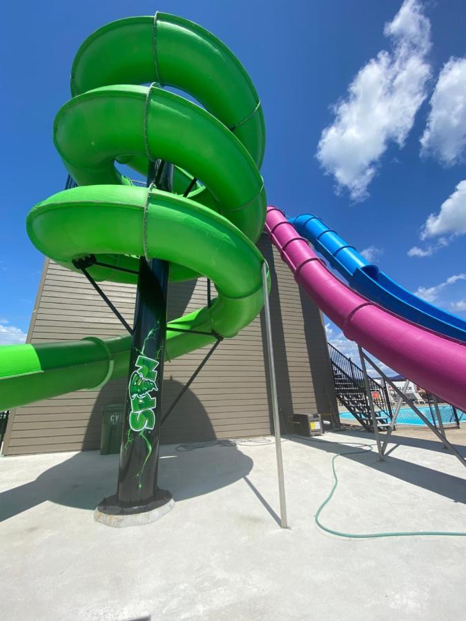 Condo Avec Parc Aquatique ! Beaupré Zewnętrze zdjęcie